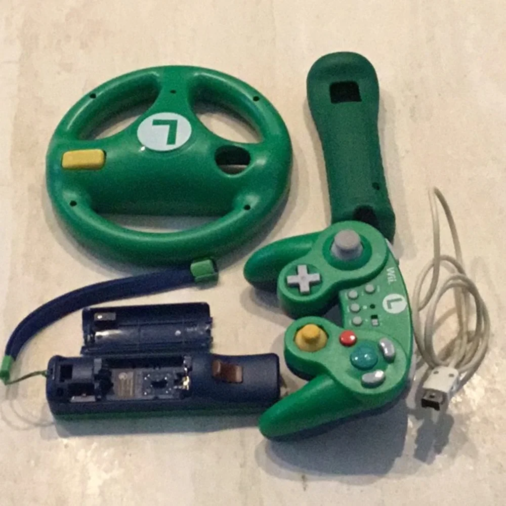 Luigi Wired Fight Pad PDP & Nintendo Wii Motion Plus Remote Controller Wheel Lot